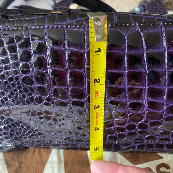 Stunning purple croc skin Michael Kors handbag. 16 x 10 x 5 inches. Very roomy - Picture 13 of 16
